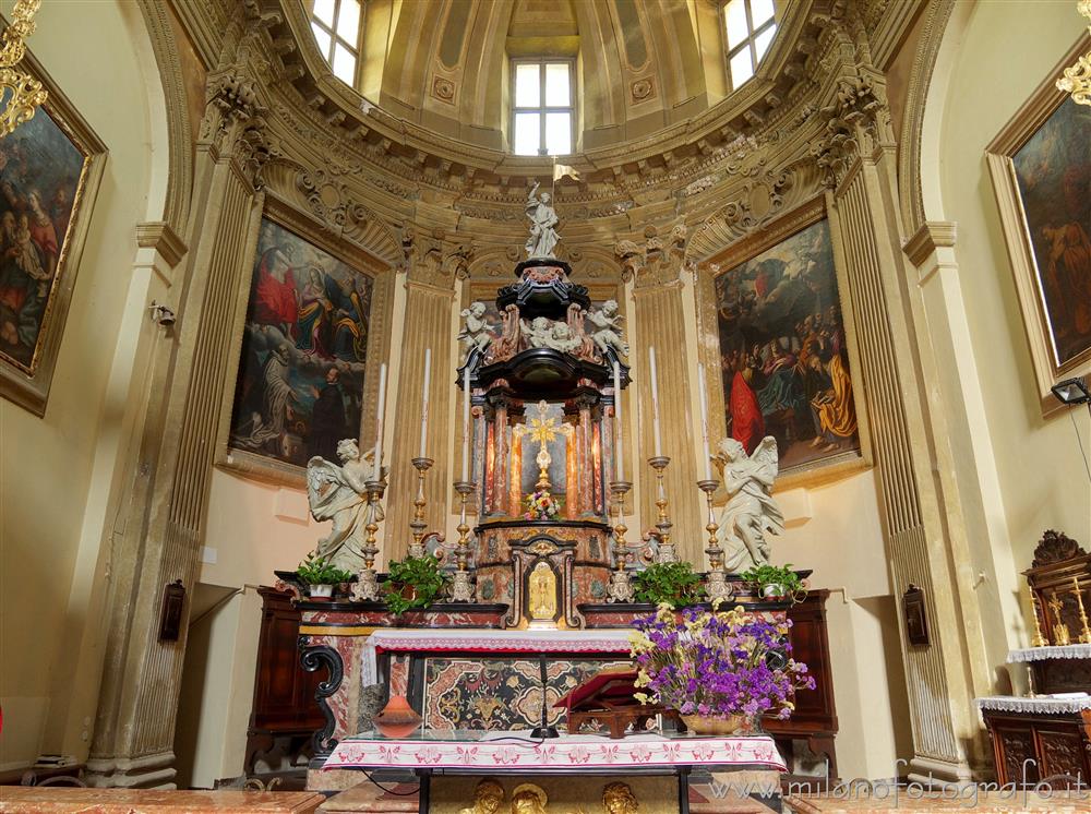 Milan (Italy) - Main altar and apse  of the Church of Santa Maria Assunta al Vigentino